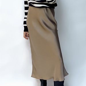 ZARA SATIN EFFECT MIDI SKIRT - Tan/Brown size XS (NEW WITH TAG)